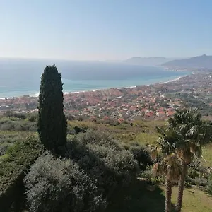 locanda-antica-osteria-saracena-del-bergallo.hotelitalianriviera.com/